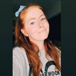 Meet your Posher, Caitlin